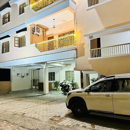 Zoomstay - 3Bhk Apartments Βαρανάσι Εξωτερικό φωτογραφία