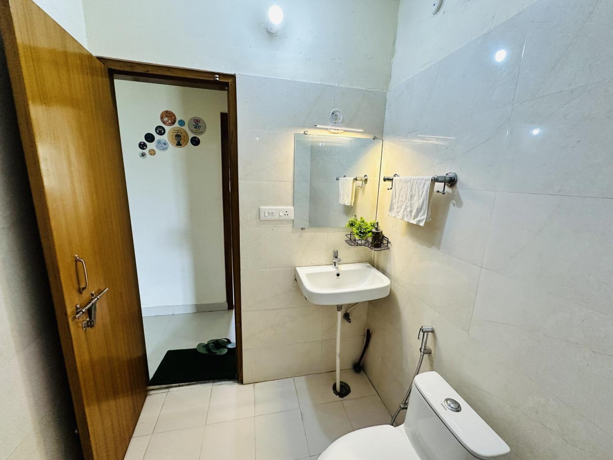 Zoomstay - 3Bhk Apartments Βαρανάσι Εξωτερικό φωτογραφία